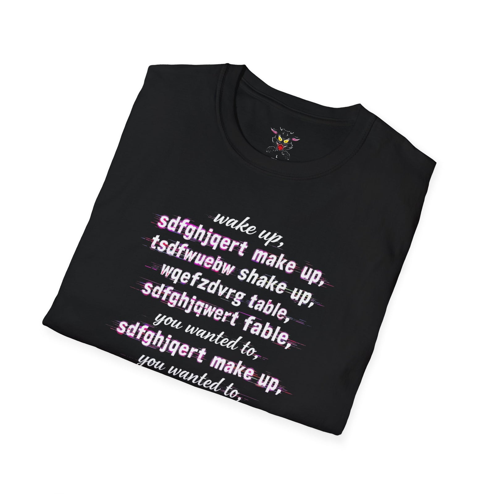 Camiseta negra doblada diseño letras Wake Up gato neón Gatoloco