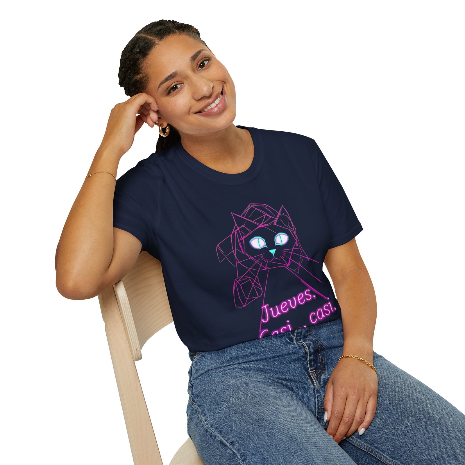 T-Shirt — Neon Cat "Jueves, Casi... casi." Retro Vaporwave Tee